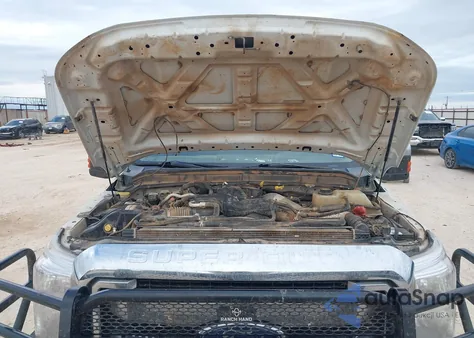 2015 Ford F-250 Xlt z USA, uszkodzony, nr VIN 1FT7W2BT7FEC52839